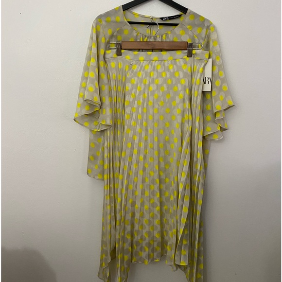 Zara Polka Dot Skirt Set - Picture 2 of 12